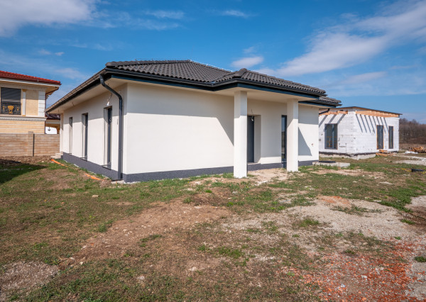 IBA U NÁS! 4 izbový rodinný dom Nižná Šebastová, Prešov