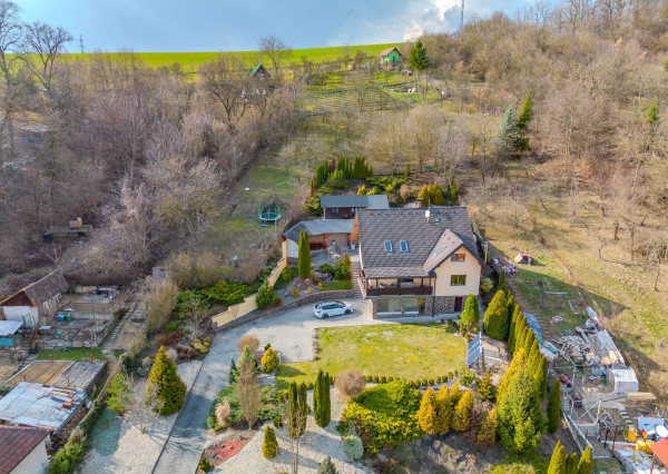 IBA U NÁS! Nádherná 6i vila, 335m2, Skalka nad Váhom,Trenčín