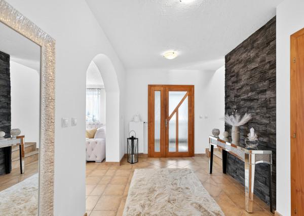 IBA U NÁS! Nádherná 6i vila, 335m2, Skalka nad Váhom,Trenčín