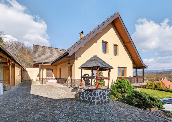 IBA U NÁS! Nádherná 6i vila, 335m2, Skalka nad Váhom,Trenčín