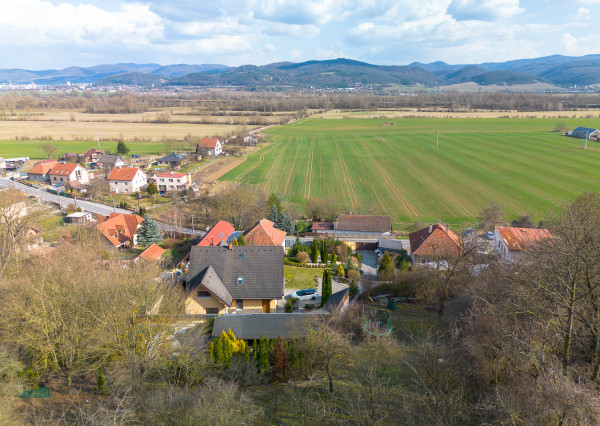 IBA U NÁS! Nádherná 6i vila, 335m2, Skalka nad Váhom,Trenčín