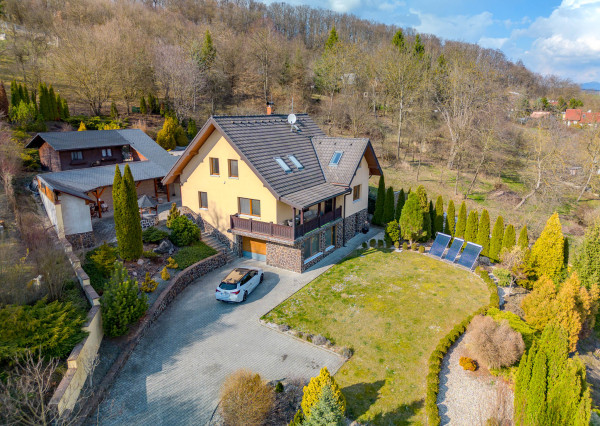 IBA U NÁS! Nádherná 6i vila, 335m2, Skalka nad Váhom,Trenčín