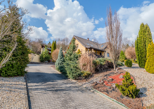 IBA U NÁS! Nádherná 6i vila, 335m2, Skalka nad Váhom,Trenčín