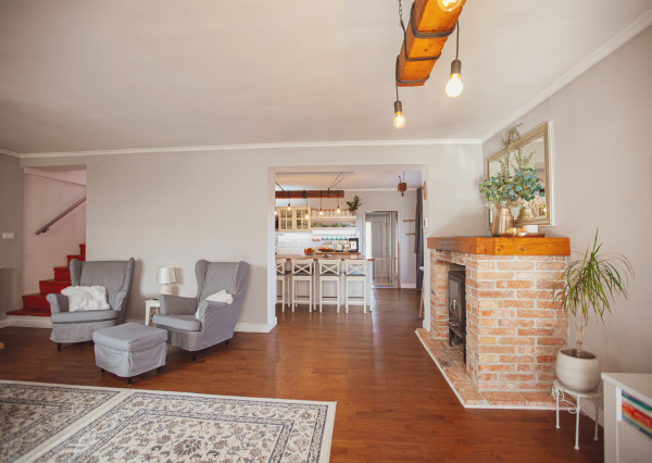 IBA U NÁS! Zrekonštruovaný rodinný dom, Ivanka pri Dunaji