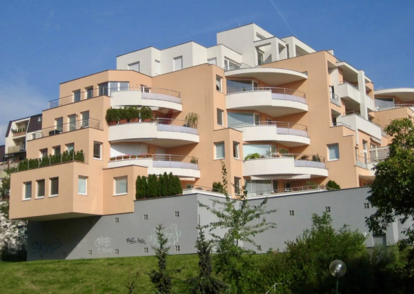 NA PREDAJ!  2,5i byt, Bratislava, Karlova Ves, Majerníková ulica, 78,9m2 (65,4m2 byt+ 13,5m2 terasa), s garážou.