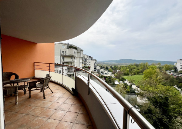 NA PREDAJ!  2,5i byt, Bratislava, Karlova Ves, Majerníková ulica, 78,9m2 (65,4m2 byt+ 13,5m2 terasa), s garážou.