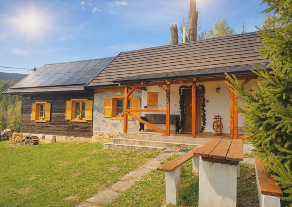 IBA U NÁS! Na predaj tradičná zrekonštruovaná chalupa - Čadca Raková