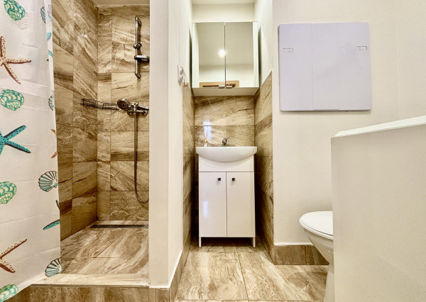 IBA U NÁS! Na predaj priestranný 3 izbový byt s loggiou, Košice