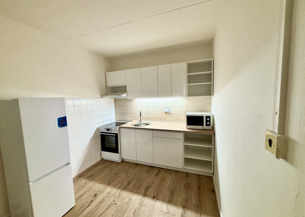 IBA U NÁS! Na predaj priestranný 3 izbový byt s loggiou, Košice