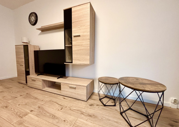 IBA U NÁS! Na predaj priestranný 3 izbový byt s loggiou, Košice