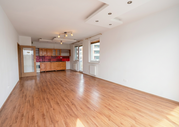 IBA U NÁS! 2 izbový byt  71m² + 2 balkóny + parkovacie stáie