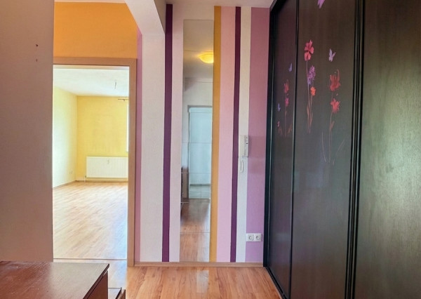 IBA U NÁS! 2 izbový byt  71m² + 2 balkóny + parkovacie stáie