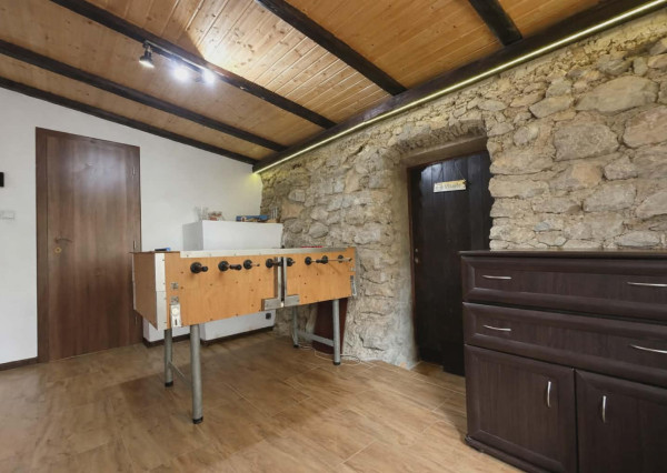 IBA U NÁS! Na predaj chata so záhradou, 711 m2,Nemšová-Ľuborča