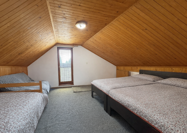 IBA U NÁS! Na predaj chata so záhradou, 711 m2,Nemšová-Ľuborča