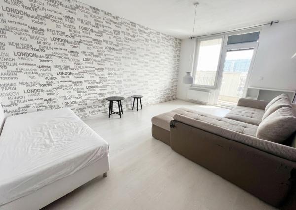 **NA PREDAJ! 3i byt Bratislava, Ružinov, Nevädzová ulica, RETRO**