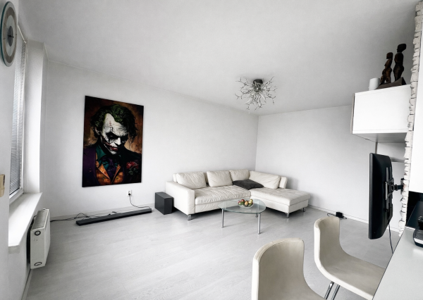 **NA PREDAJ! 3i byt Bratislava, Ružinov, Nevädzová ulica, RETRO**