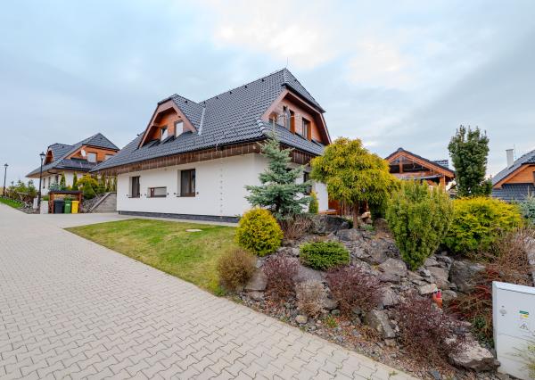 IBA U NÁS: VÝNIMOČNÝ RODINNÝ DOM S WELLNESS V TATRÁCH