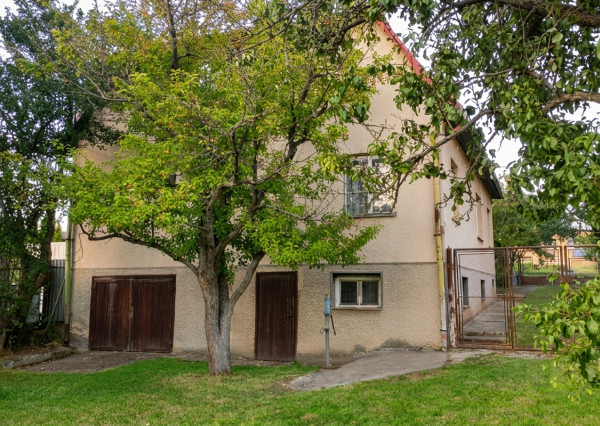 IBA U NÁS! Na predaj rodinný dom 360m², pozemok 1070m², Vrbov