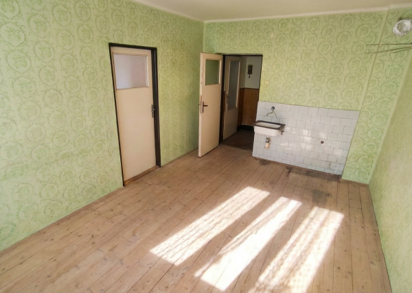IBA U NÁS! Na predaj rodinný dom 360m², pozemok 1070m², Vrbov