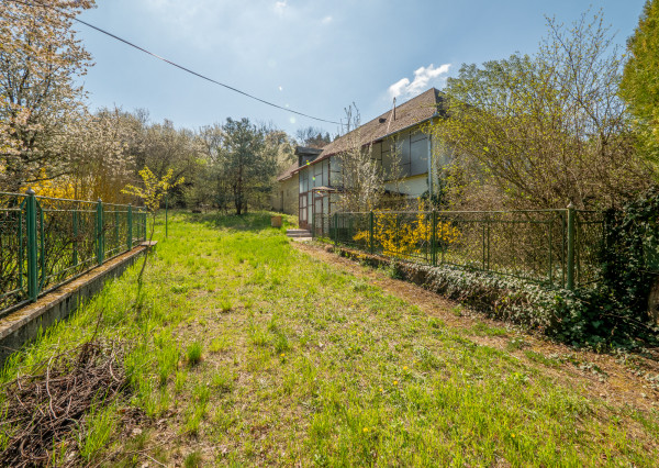 IBA U NÁS! Na predaj stavebný pozemok - 3225m² Varhaňovce