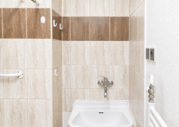 NA PREDAJ! 2i byt s potenciálom premeny na 2i byt v Trenčíne