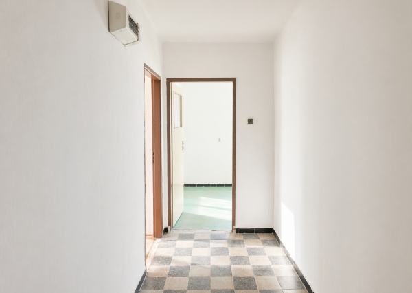 NA PREDAJ! 2i byt s potenciálom premeny na 2i byt v Trenčíne