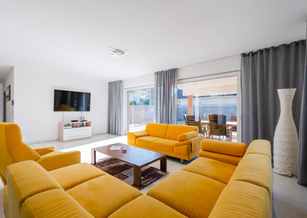 IBA U NÁS! Na predaj 5i priestranný dom, Zamarovce, okres TN