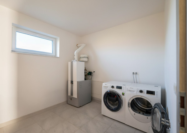 IBA U NÁS! Na predaj 5i priestranný dom, Zamarovce, okres TN