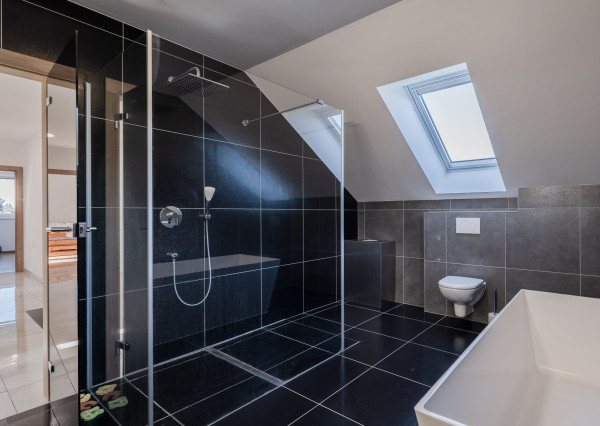 IBA U NÁS! Na predaj 5i priestranný dom, Zamarovce, okres TN