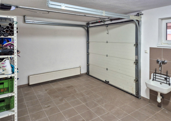 IBA U NÁS! Na predaj 5i priestranný dom, Zamarovce, okres TN