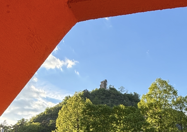 Pripravujeme! Na Predaj dom s výhľadom na hrad, Slanec