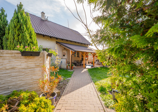 IBA U NÁS! Na predaj 5i RD, Rohovce, na skok od Šamorína