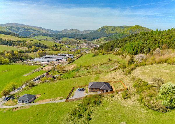 IBA U NÁS!  Veľký stavebný pozemok, 1.000m2, Prečín, PB