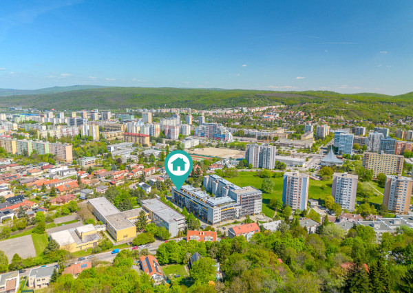 IBA U NÁS! Pekný a priestranný 4-izbový byt s dvomi lodžiami a parkovaním v projekte Koprivnica