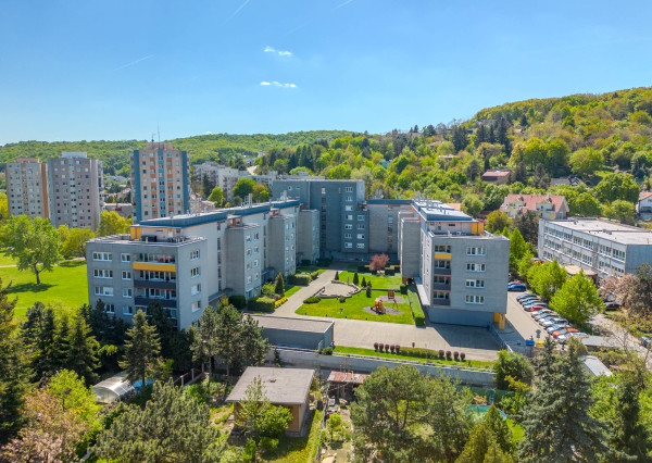 IBA U NÁS! Pekný a priestranný 4-izbový byt s dvomi lodžiami a parkovaním v projekte Koprivnica