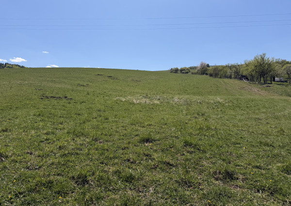 IBA U NÁS! Väčší pozemok s výhľadom nad obcou Zubák,o.Púchov