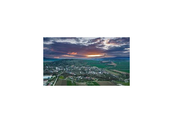 PRIPRAVUJEME! Zrekonštruovaný rodinný dom v Dolnom Srní.