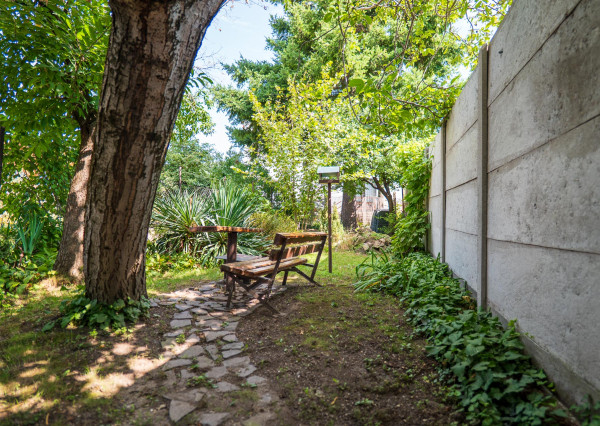IBA U NÁS: Na predaj rodinný dom Svätý Jur – záhrada, garáž, pivnica