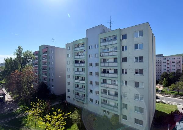IBA U NÁS! Na prenájom prerobená garsonka s loggiou- Nobelova, Bratislava - Nové Mesto