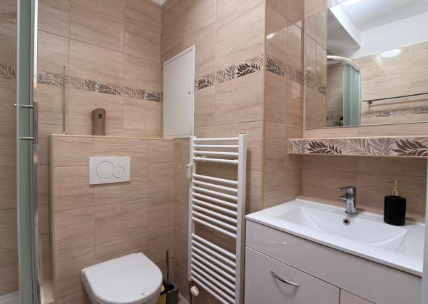 IBA U NÁS! Na prenájom prerobená garsonka s loggiou- Nobelova, Bratislava - Nové Mesto