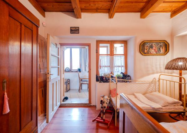 IBA U NÁS! Na predaj 7-izbový investičný dom, 338 m2, Podhájska