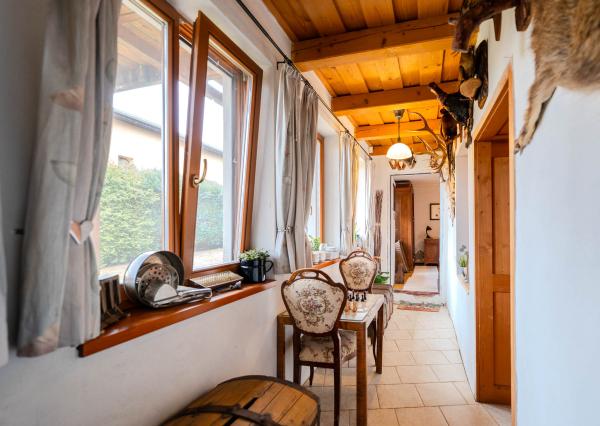 IBA U NÁS! Na predaj 7-izbový investičný dom, 338 m2, Podhájska