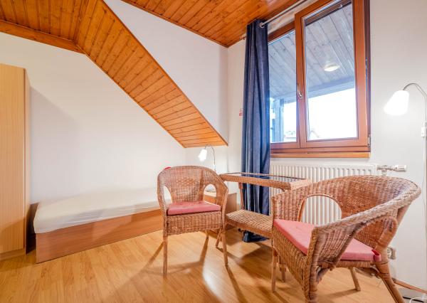 IBA U NÁS! Na predaj 7-izbový investičný dom, 338 m2, Podhájska