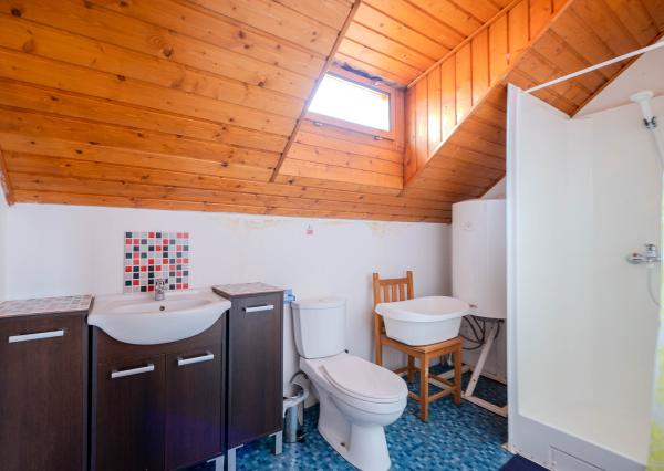 IBA U NÁS! Na predaj 7-izbový investičný dom, 338 m2, Podhájska