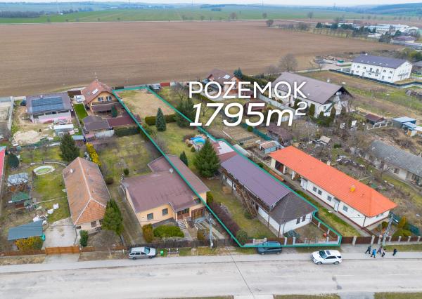 IBA U NÁS! Na predaj 7-izbový investičný dom, 338 m2, Podhájska
