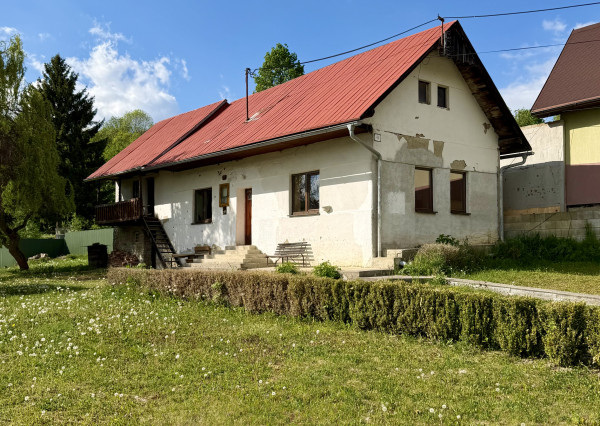 PRIPRAVUJEME ! Chalupa so stavebným pozemkom-Dohňany, Púchov