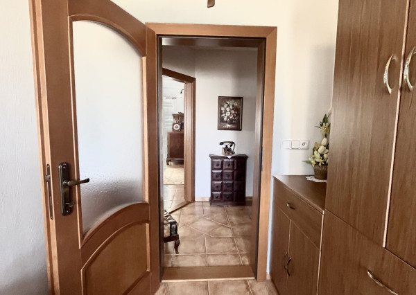 NA PREDAJ! 5i veľký rodinný dom, 230m2, obec Brezolupy, BNB