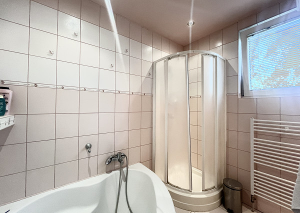 NA PREDAJ! 5i veľký rodinný dom, 230m2, obec Brezolupy, BNB