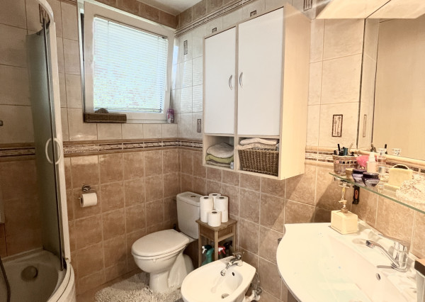 NA PREDAJ! 5i veľký rodinný dom, 230m2, obec Brezolupy, BNB