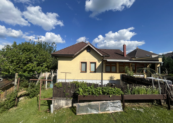 NA PREDAJ! 5i veľký rodinný dom, 230m2, obec Brezolupy, BNB